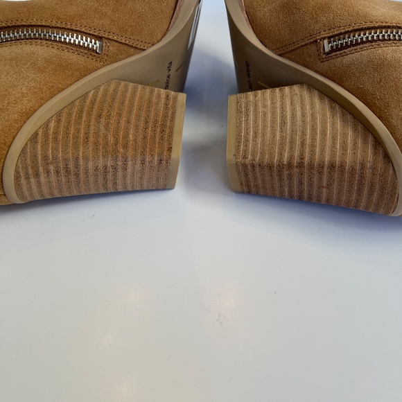Dolce Vita Pointed Toe Tan Suede Leather Block Heel Size 6M - Picture 5 of 14
